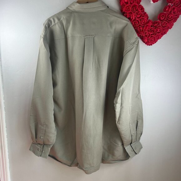 Bungalow Men's Cargo Safari Collar Buttons Down Shirt X-Large in Dark Sand - Picture 4 of 11
